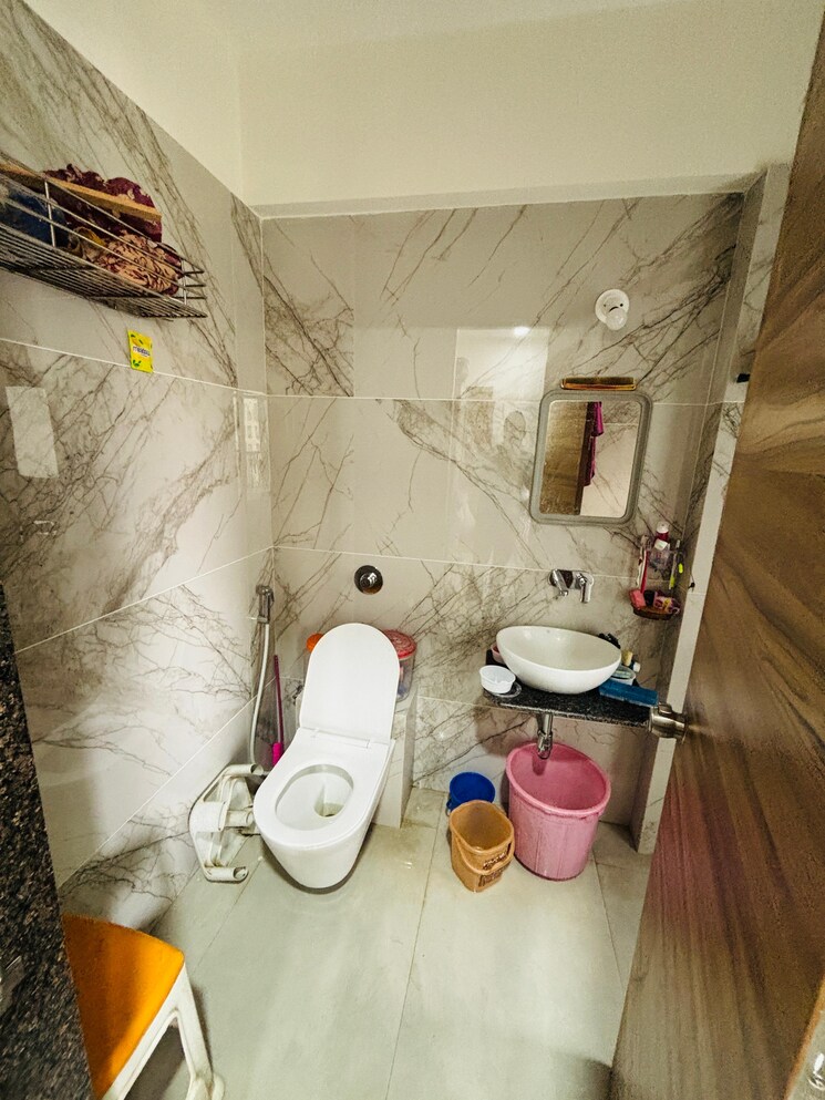 Bathroom, kamla-prasanna-jeevan 2 Bedroom 581 Sq.Ft. Apartment In Borivali West Mumbai 7857860