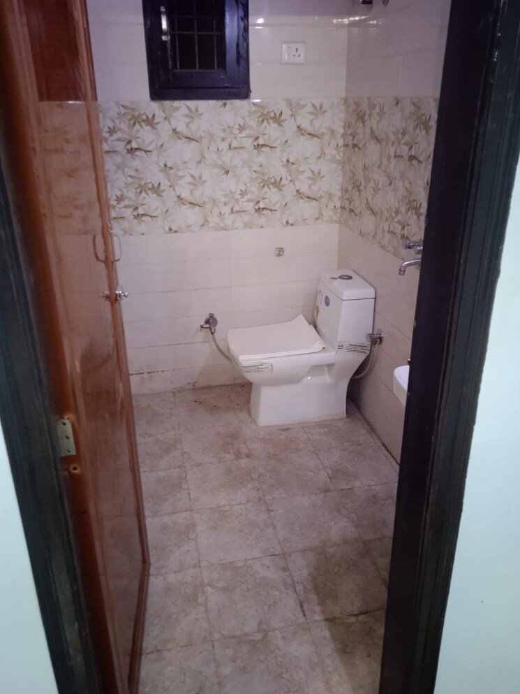 Bathroom, vijay nagar 2 Bedroom 800 Sq.Ft. Builder Floor In Vijay Nagar Ghaziabad 7857910