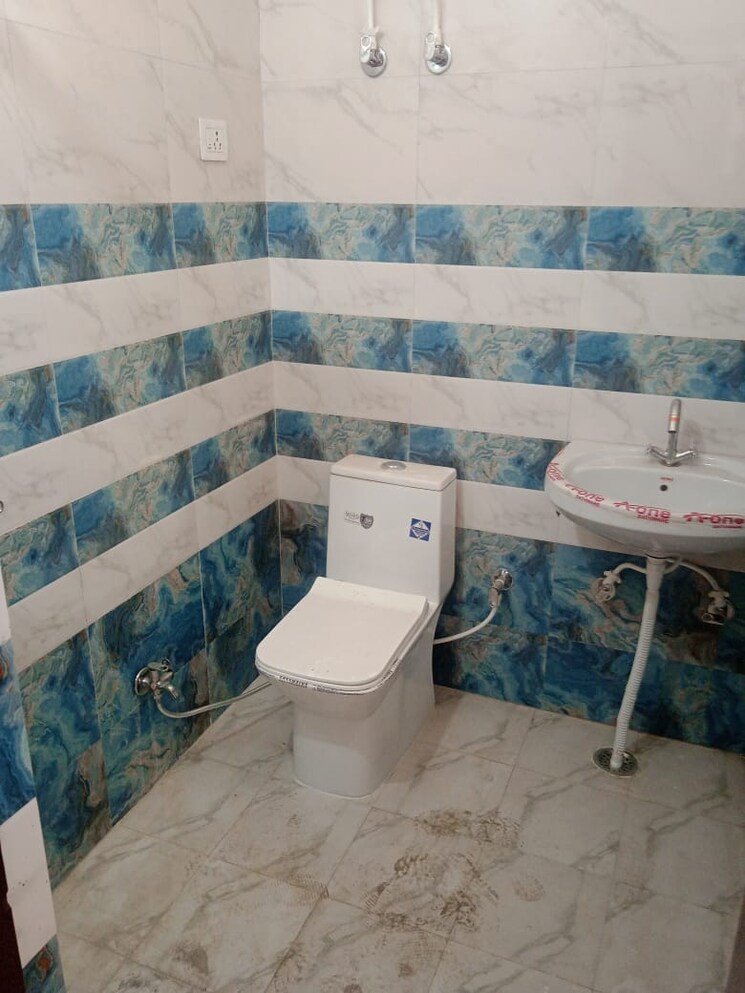 Bathroom, vijay nagar 2 Bedroom 800 Sq.Ft. Builder Floor In Vijay Nagar Ghaziabad 7857910