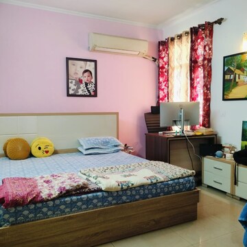 Bedroom in 3 BHK Apartment at Vipul Greens, Sector 48 – for Rent