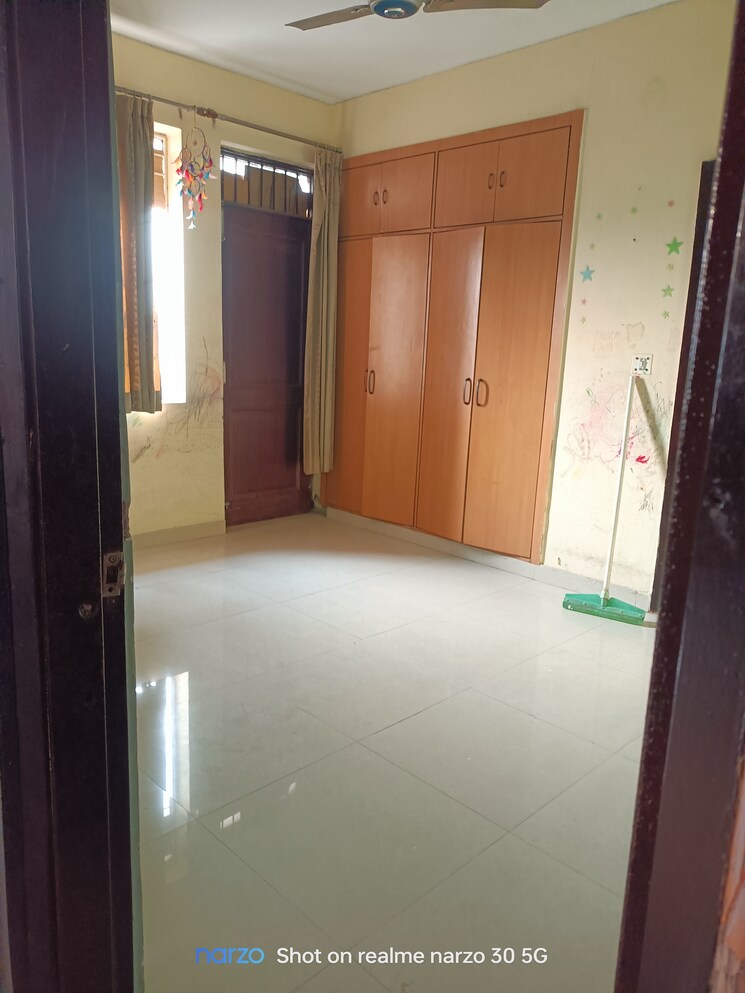 Room, ip extension 3 Bedroom 1600 Sq.Ft. Apartment In Ip Extension Delhi 7858393