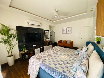 Bedroom in 4 BHK Apartment at Shree Balaji CGHS, Sector 45 – for Sale