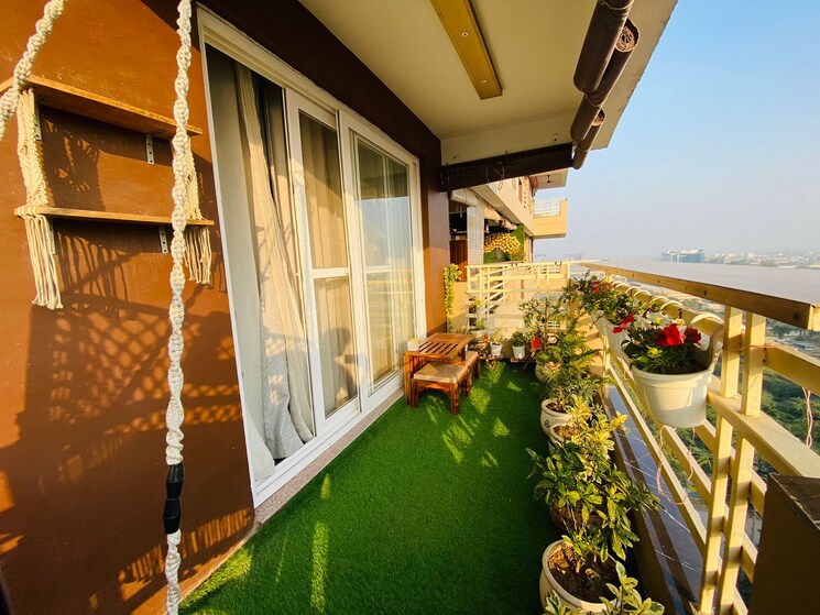 Balcony, shree-balaji-cghs 4 Bedroom 2200 Sq.Ft. Apartment In Sector 45 Faridabad 7858494