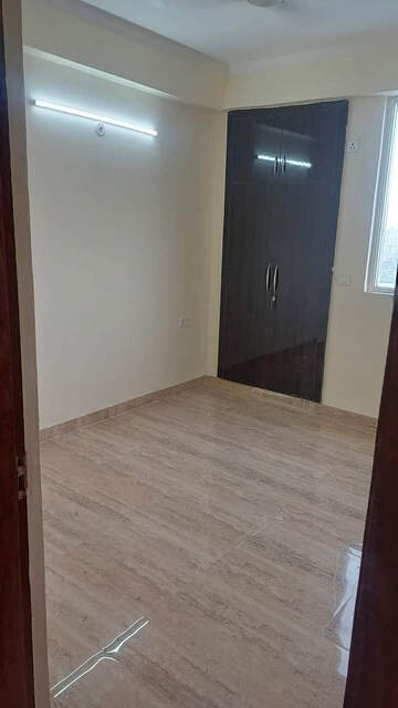 Room in 3 BHK Apartment at Supertech Ecovillage I, Sector 1 Greater Noida – for Sale