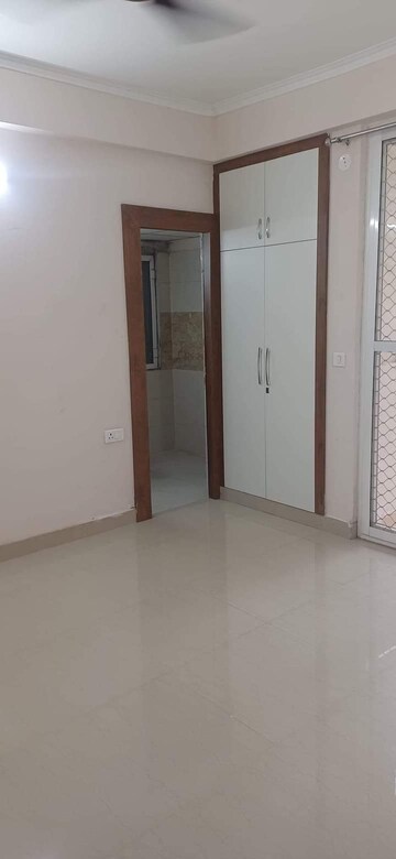 Room in 3 BHK Apartment at Supertech Ecovillage I, Sector 1 Greater Noida – for Sale