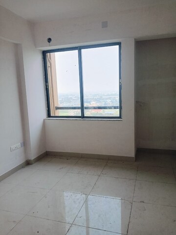 Room in 2 BHK Apartment at Godrej Seven, Joka – for Sale