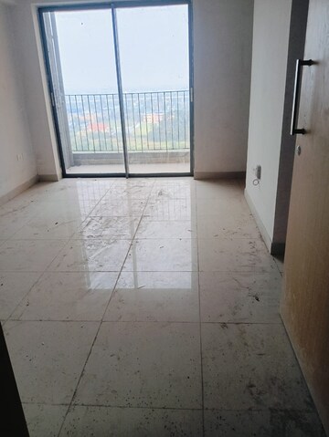 Room in 2 BHK Apartment at Godrej Seven, Joka – for Sale