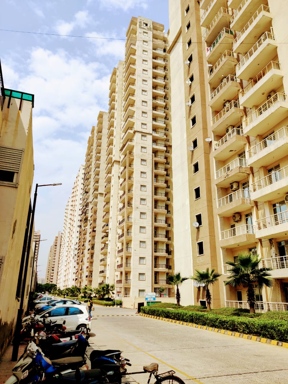 1 RK Apartment For Rent in Supertech Czar Suites Gn Sector Omicron I Greater Noida  7858546