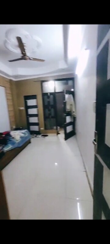 Parking in 3 BHK Builder Floor at Shakti Khand iv – for Sale