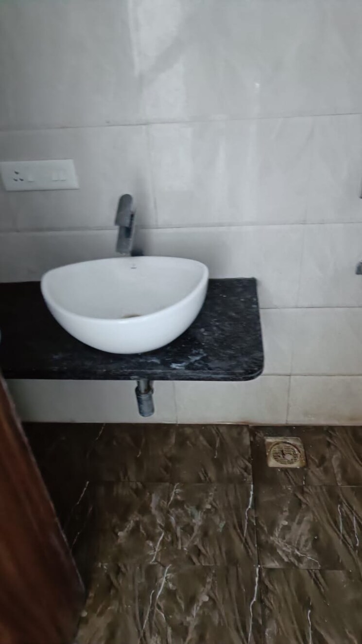 Bathroom, guru-vihan 1 Bedroom 665 Sq.Ft. Apartment In Wagholi Pune 7858747