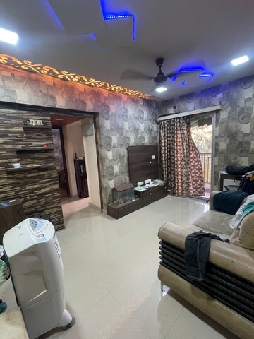 रेसिडेन्शियल फ्लॅट वर्ग फुट फॉर रेंट इन दहिसर ईस्ट मुंबई  7858764