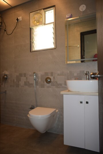 Bathroom in 6+ BHK Independent House at Khese Park – for Sale