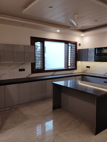 Kitchen in 4 BHK Builder Floor at Sector 85 – for Sale