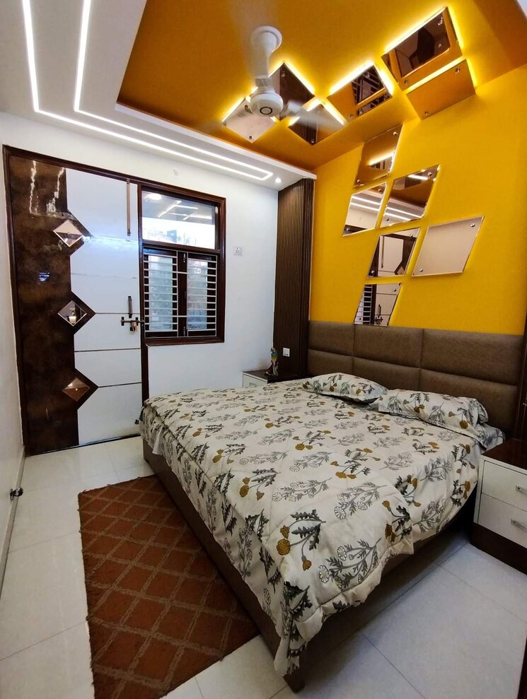 Bedroom, uttam nagar west 3 Bedroom 90 Sq.Yd. Builder Floor In Uttam Nagar West Delhi 7858989