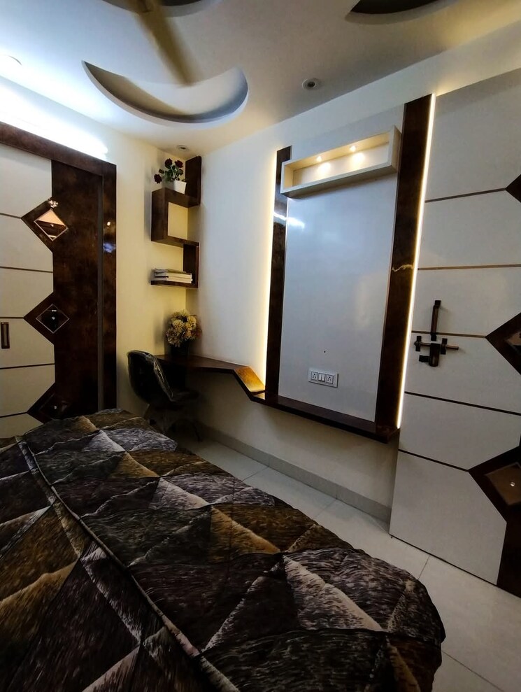 Living Room, uttam nagar west 3 Bedroom 90 Sq.Yd. Builder Floor In Uttam Nagar West Delhi 7858989