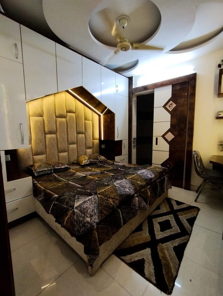 Living Room, uttam nagar west 3 Bedroom 90 Sq.Yd. Builder Floor In Uttam Nagar West Delhi 7858989