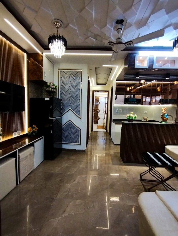 Gym, uttam nagar west 3 Bedroom 90 Sq.Yd. Builder Floor In Uttam Nagar West Delhi 7858989