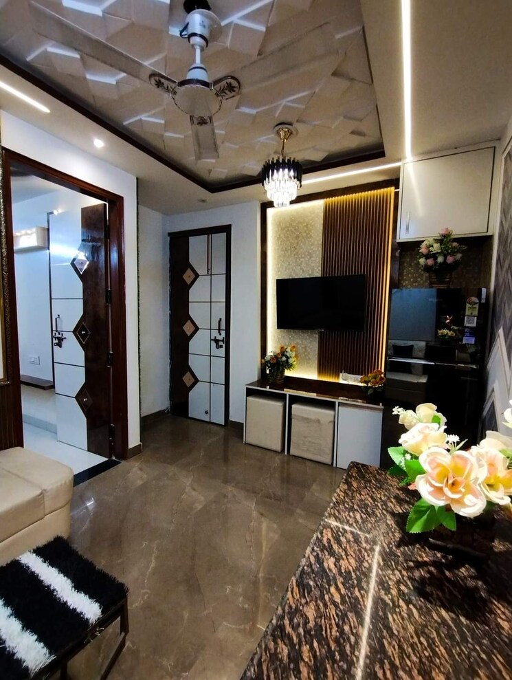 Living Room, uttam nagar west 3 Bedroom 90 Sq.Yd. Builder Floor In Uttam Nagar West Delhi 7858989