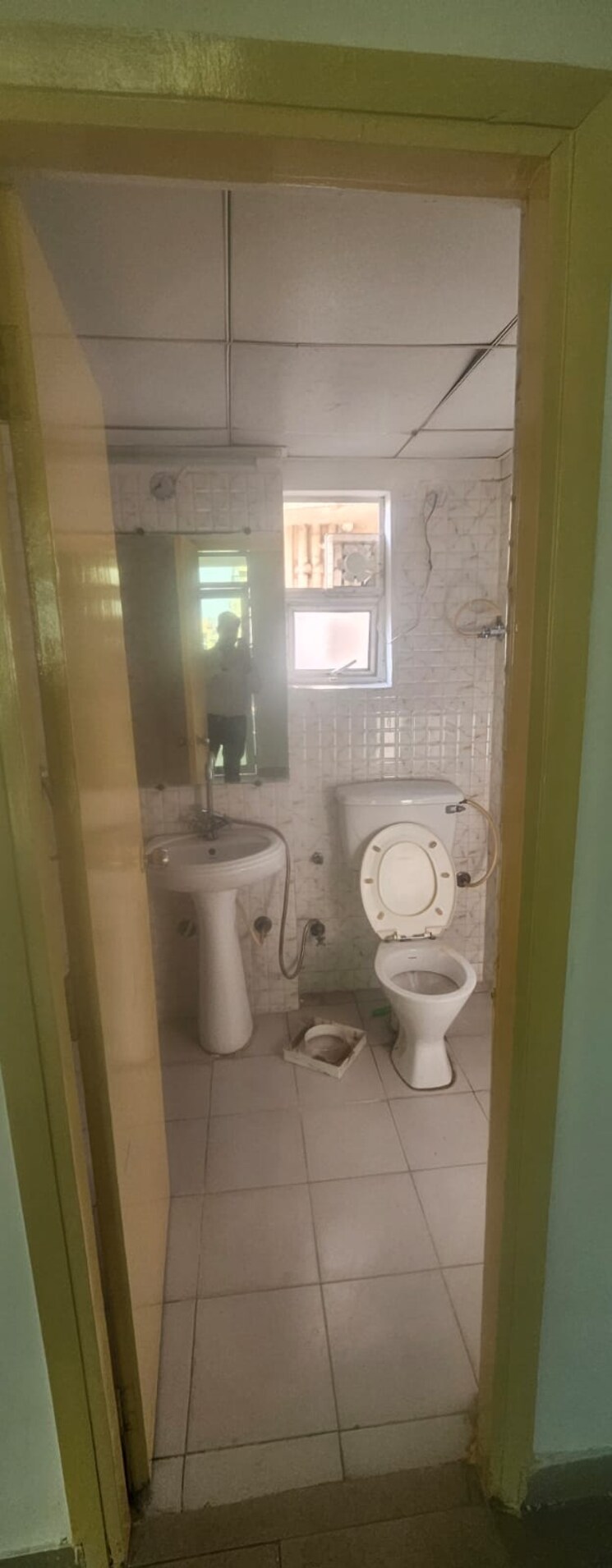 Bathroom, gaur-city-2-12th-avenue 2 Bedroom 1055 Sq.Ft. Apartment In Sector 16c Greater Noida Greater Noida 7859314