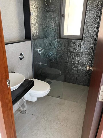 Bathroom in 2 BHK Apartment at Amanora Gateway Towers, Hadapsar – for Sale