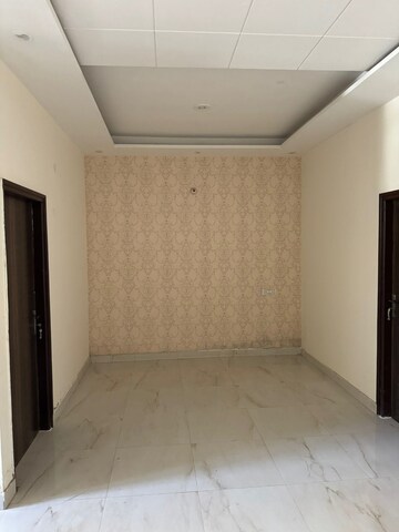 3 BHK Builder Floor For Rent in Lake View Complex, Dhakoli Village