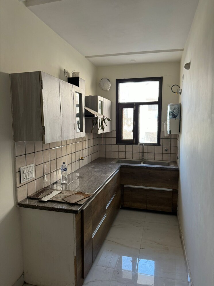 Kitchen, lake-view-complex 3 Bedroom 1350 Sq.Ft. Builder Floor In Dhakoli Zirakpur 7859422