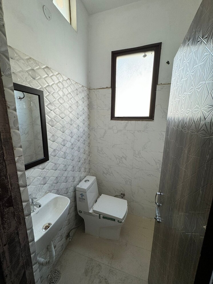 Bathroom, lake-view-complex 3 Bedroom 1350 Sq.Ft. Builder Floor In Dhakoli Zirakpur 7859422