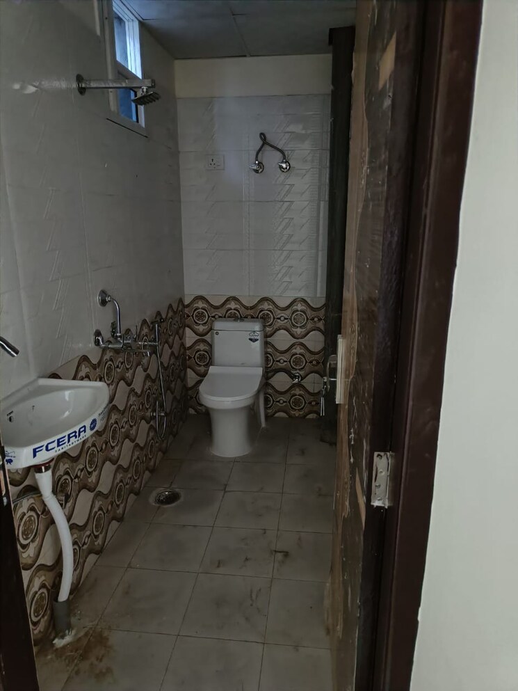 Bathroom, panchsheel-greens-ii 2 Bedroom 947 Sq.Ft. Apartment In Sector 16 Greater Noida Greater Noida 7859697