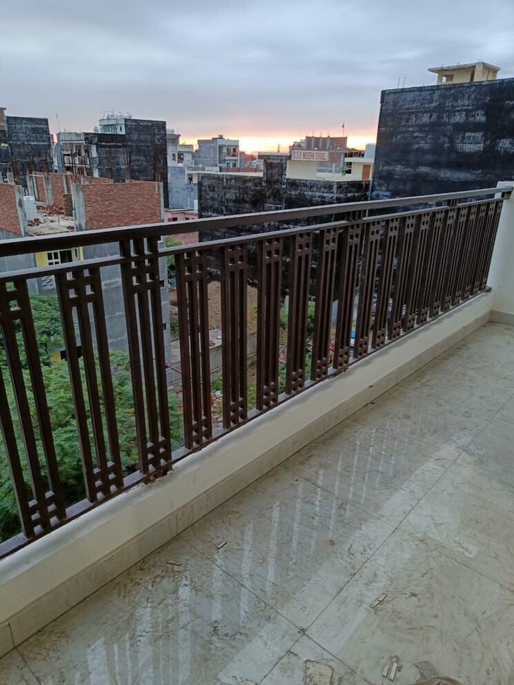 Balcony, panchsheel-greens-ii 2 Bedroom 947 Sq.Ft. Apartment In Sector 16 Greater Noida Greater Noida 7859697