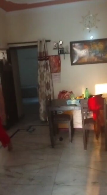 Room in 3 BHK Independent House at Omega Ii Greater Noida – for Rent