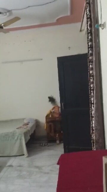 Room in 3 BHK Independent House at Omega Ii Greater Noida – for Rent