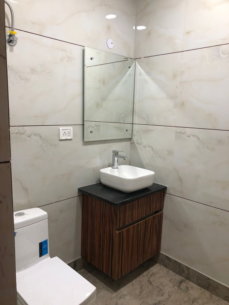 Bathroom, paschim vihar 2 Bedroom 800 Sq.Ft. Builder Floor In Paschim Vihar Delhi 7859726