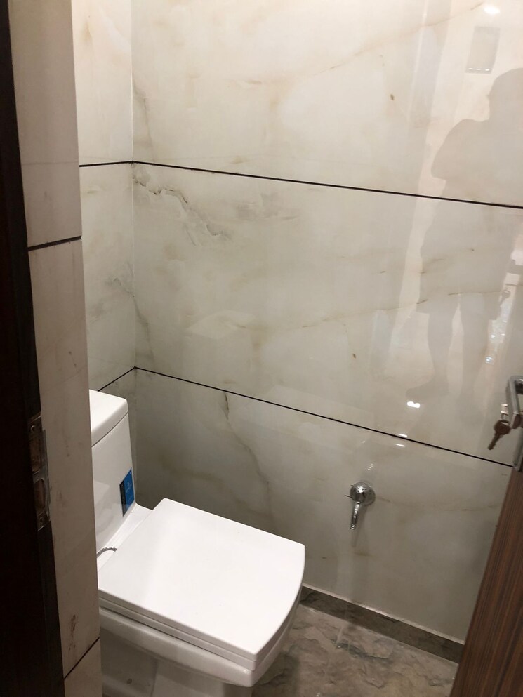 Bathroom, paschim vihar 2 Bedroom 800 Sq.Ft. Builder Floor In Paschim Vihar Delhi 7859726