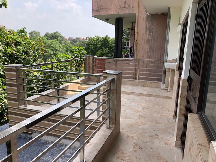 Balcony, paschim vihar 2 Bedroom 800 Sq.Ft. Builder Floor In Paschim Vihar Delhi 7859726