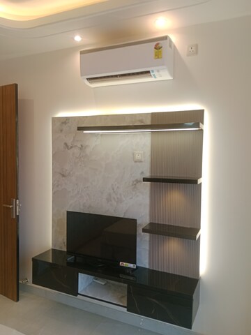 Furnished Amenities in 3 BHK Builder Floor at Sector 73 – for Sale