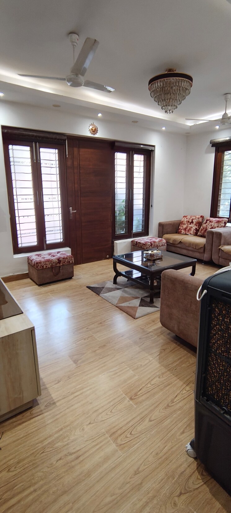 Living Room, kalkaji 3 Bedroom 200 Sq.Yd. Builder Floor In Kalkaji Delhi 7860154