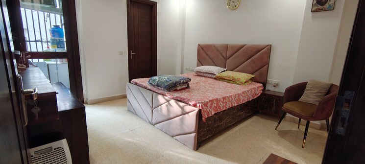 Bedroom, kalkaji 3 Bedroom 200 Sq.Yd. Builder Floor In Kalkaji Delhi 7860154