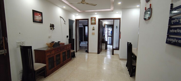 Room, kalkaji 3 Bedroom 200 Sq.Yd. Builder Floor In Kalkaji Delhi 7860154