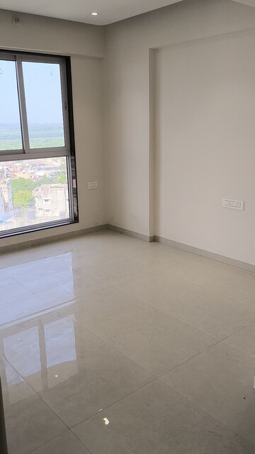 Room in 2 BHK Apartment at Andheri West – for Sale