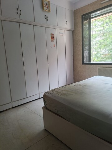 Room in 1 BHK Apartment at Sion – for Sale
