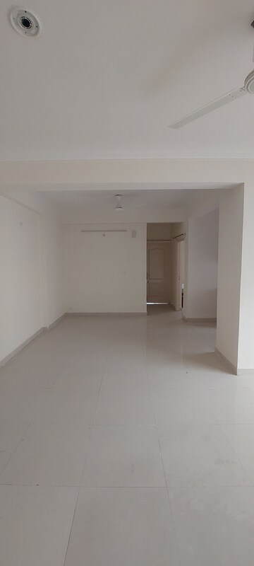 Room in 3 BHK Apartment at Maxblis White House, Sector 75 – for Sale