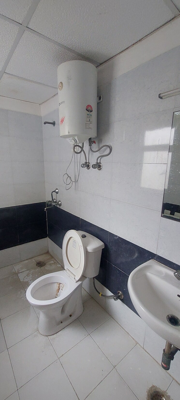 Master Bedroom, maxblis-white-house 3 Bedroom 1760 Sq.Ft. Apartment In Sector 75 Noida 7860242