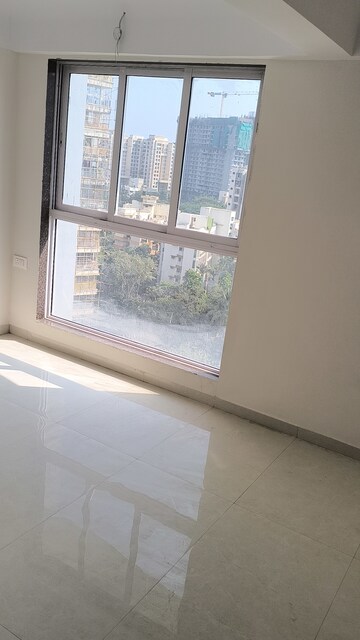 Room in 2 BHK Apartment at Andheri West – for Sale