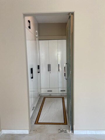 रेसिडेंशियल विला वर्ग फुट फॉर रेंट इन डीएलएफ़ फेज चार गुड़गांव  7860274