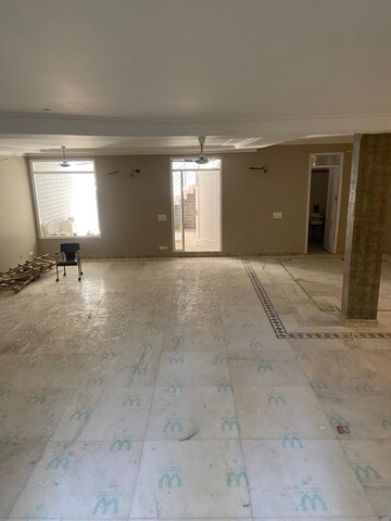 रेसिडेंशियल विला वर्ग फुट फॉर रेंट इन डीएलएफ़ फेज चार गुड़गांव  7860274