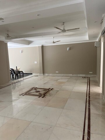 रेसिडेंशियल विला वर्ग फुट फॉर रेंट इन डीएलएफ़ फेज चार गुड़गांव  7860274