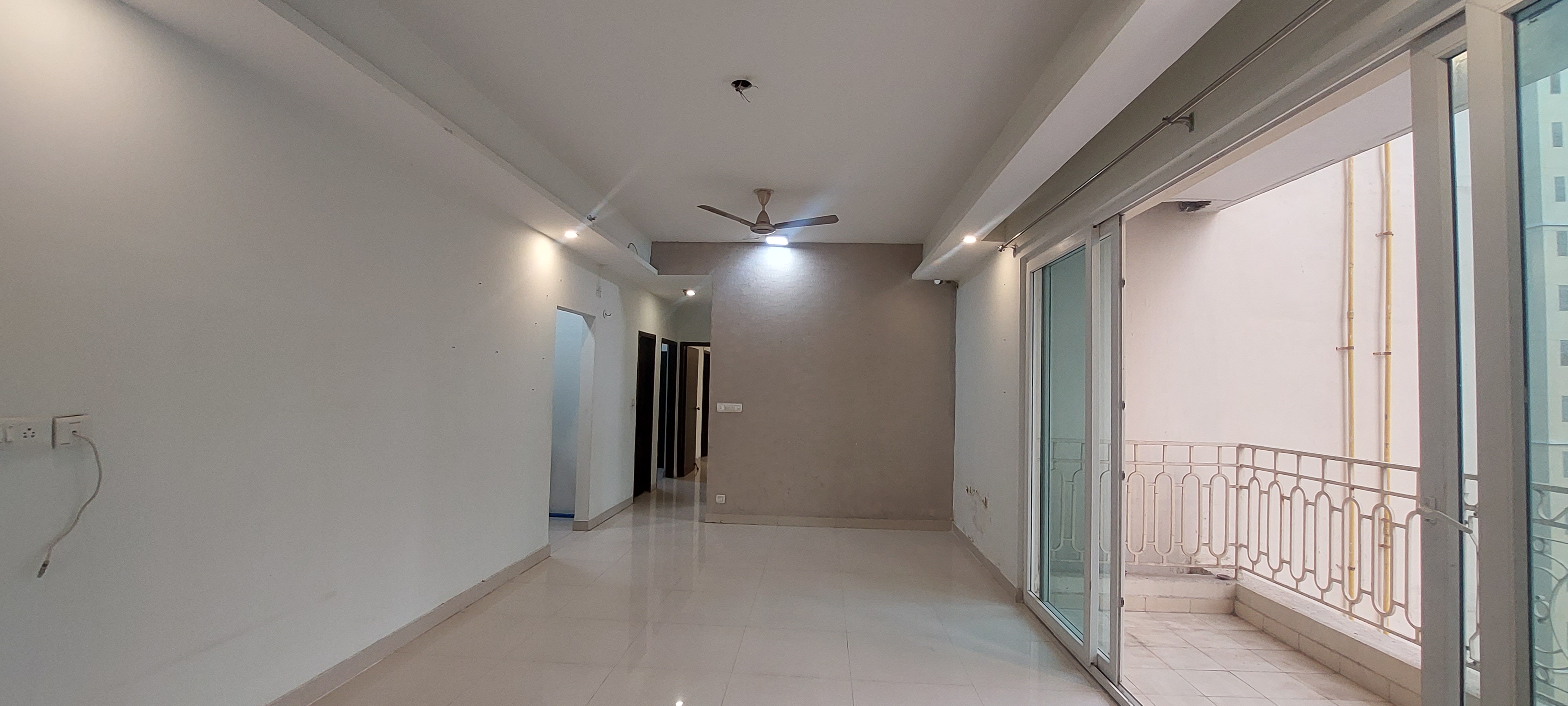 3 BHK + Extra Room 1880 Sq.Ft. Apartment in Mahagun Mirabella