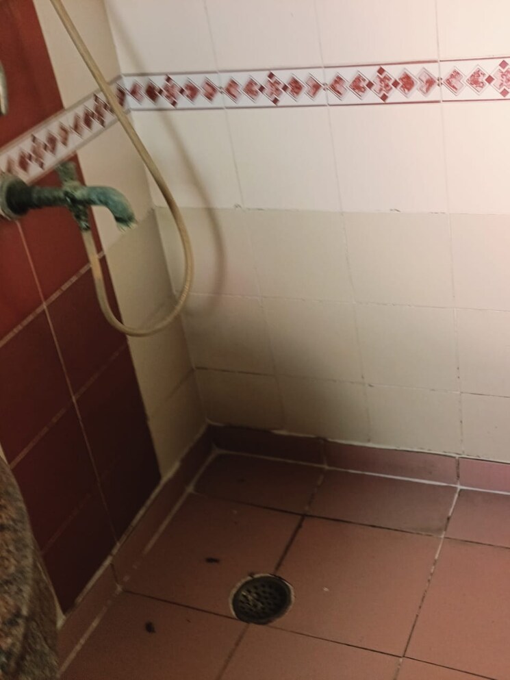 Bathroom, amarpali-exotica 3 Bedroom 2010 Sq.Ft. Apartment In Sector 50 Noida 7860821