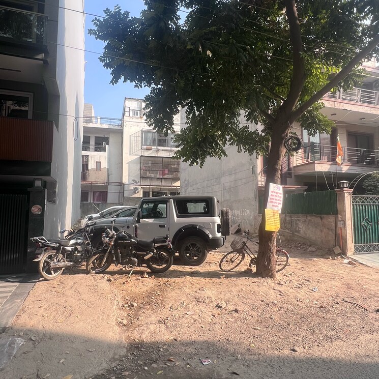  Parking, sector 51  161 Sq.Yd. Plot In Sector 51 Gurgaon 7860787