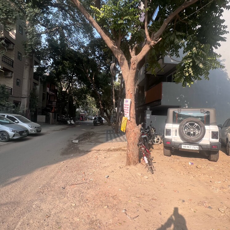  Parking, sector 51  161 Sq.Yd. Plot In Sector 51 Gurgaon 7860787